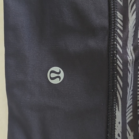 Lululemon size 4 - Picture 4 of 4